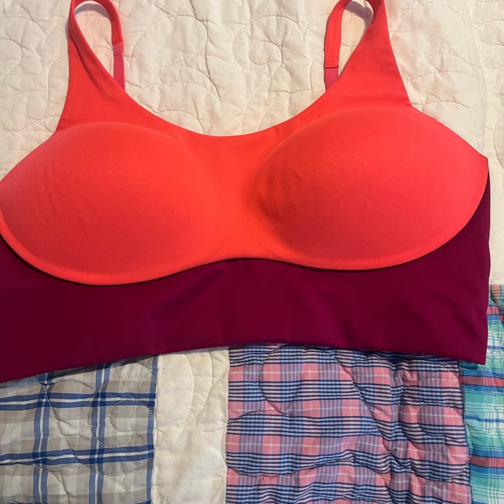 Supportive Victoria’s Secret sports bra 38D